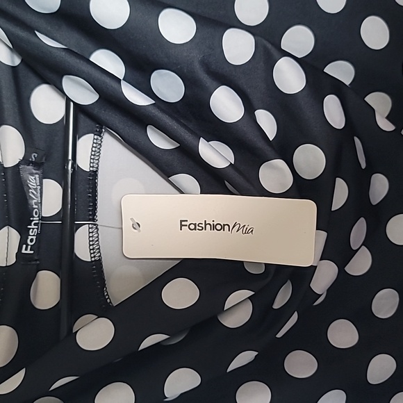 Beautiful Dress - Picture 5 of 5